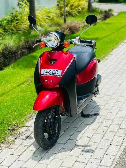 Bran new condition hoyana ayata