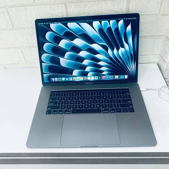 MacBook Pro 2019 16" Touch Bar