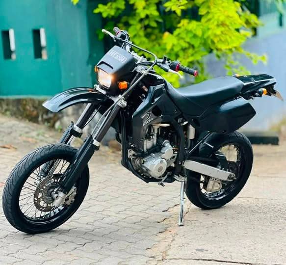 Kawasaki D tracker 250 D2