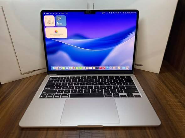 Apple MacBook Air l Model A2681
