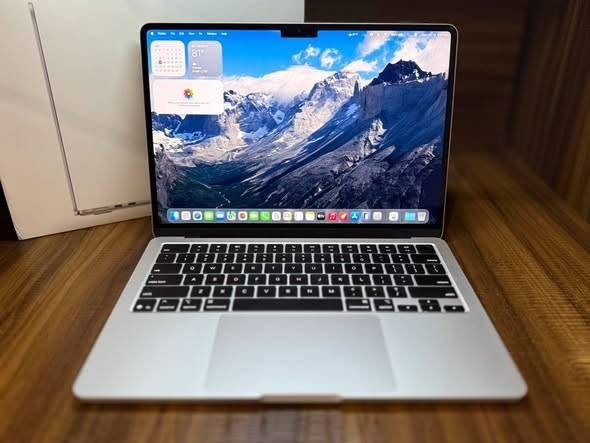 Apple MacBook Air l M4 Chip