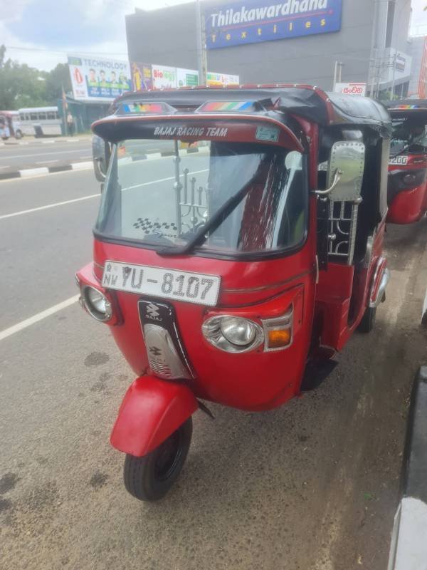 Bajaj threeweel for sale