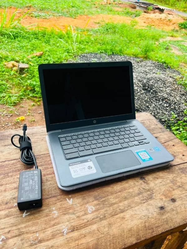 HP cormebook laptop for sale