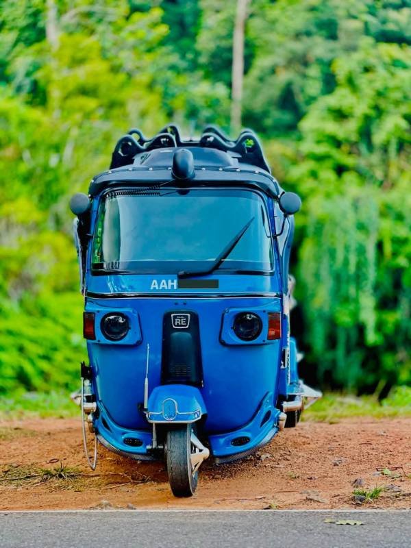 Bajaj threeweel for sale
