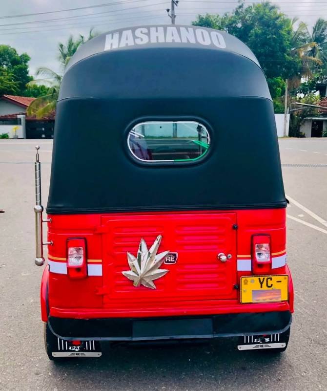 Bajaj threeweel for sale