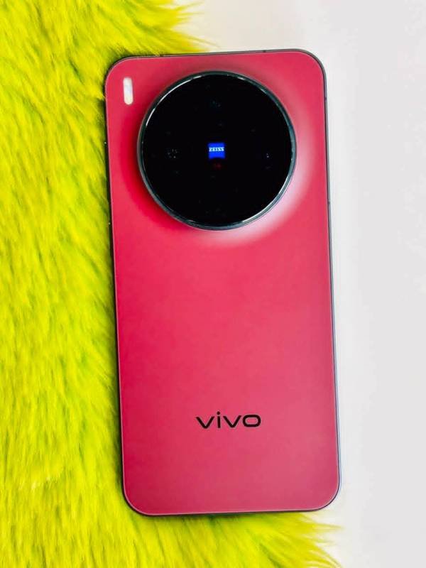Vivo x300 for sale