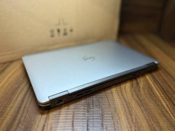 Dell Latitude l E7240 l Intel Core i7 l 4th Generation l 8GB DDR3 Ram