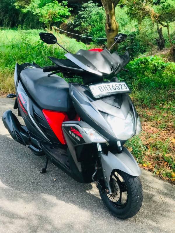 🛵YAMAHA ZR 2018/19