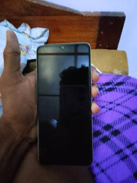 Nubia V70 max