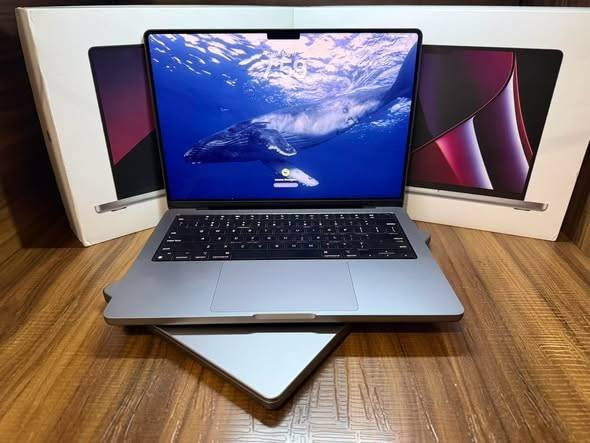 Used l Apple MacBook Pro