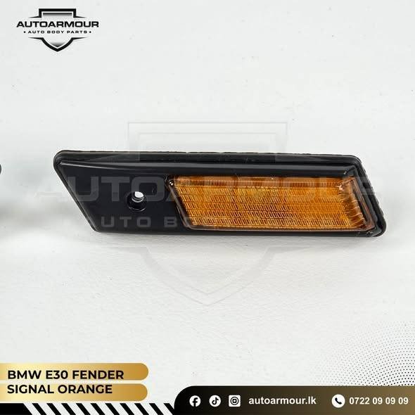 BMW E30 FENDER SIGNAL LIGHT BRAND NEW - AVAIABLE NOW!