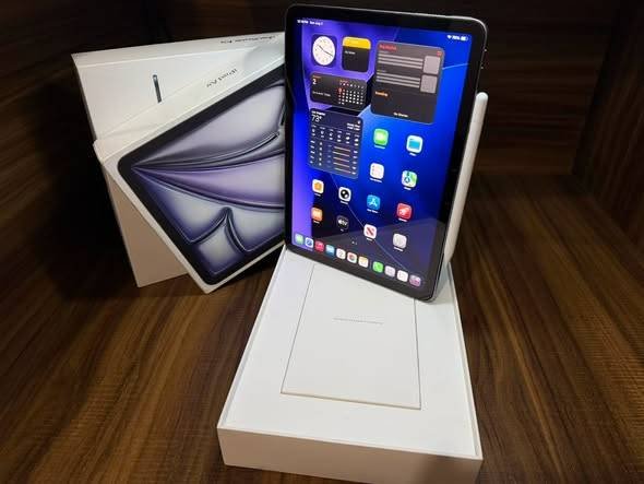 Used l Apple iPad Air 11-inch M2 Chip