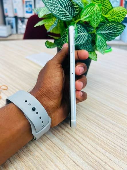 Apple I Phone Se2