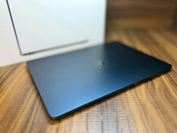 Used l Apple MacBook Air l Model