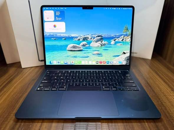 Apple MacBook Air l Model A2681